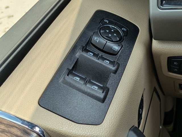 2020 Ford F-150 V8 FFV Crew Cab Lariat