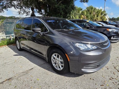2020 Chrysler Voyager LX