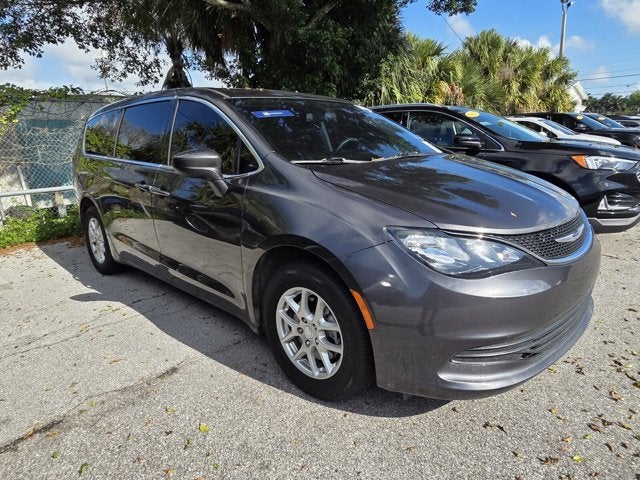 2020 Chrysler Voyager LX