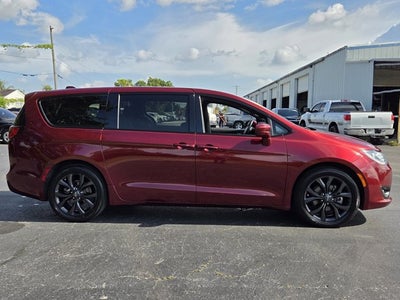 2019 Chrysler Pacifica Touring Plus