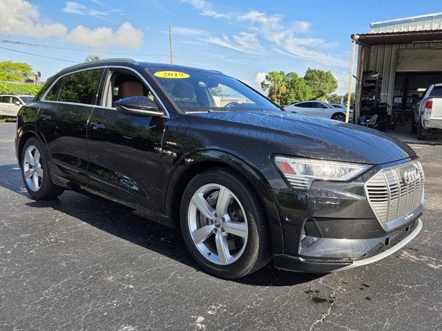 2019 Audi e-tron Premium Plus