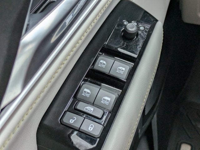 2023 Jeep Wagoneer 4x2