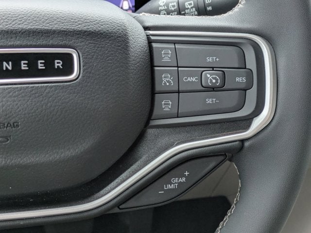 2023 Jeep Wagoneer 4x2