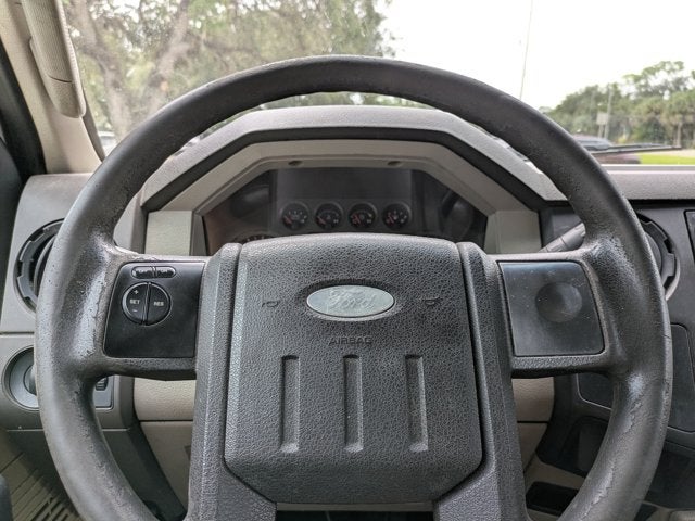 2009 Ford Super Duty F-350 DRW XL