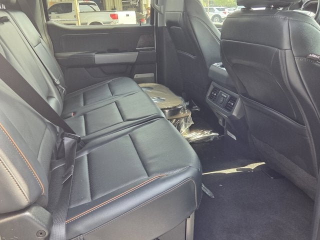 2026 Ford Super Duty F-350 DRW TDSL CREW CAB 6.7L LARIAT