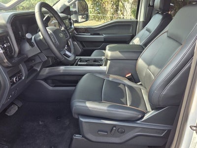 2026 Ford Super Duty F-350 DRW TDSL CREW CAB 6.7L LARIAT