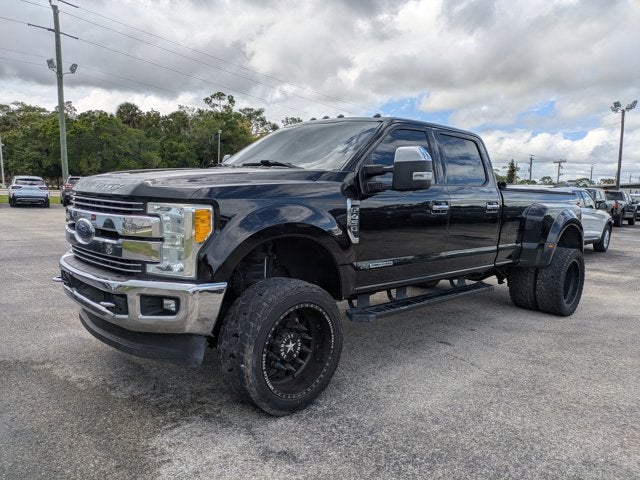2017 Ford Super Duty F-350 DRW Lariat
