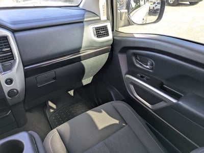 2017 Nissan Titan SV