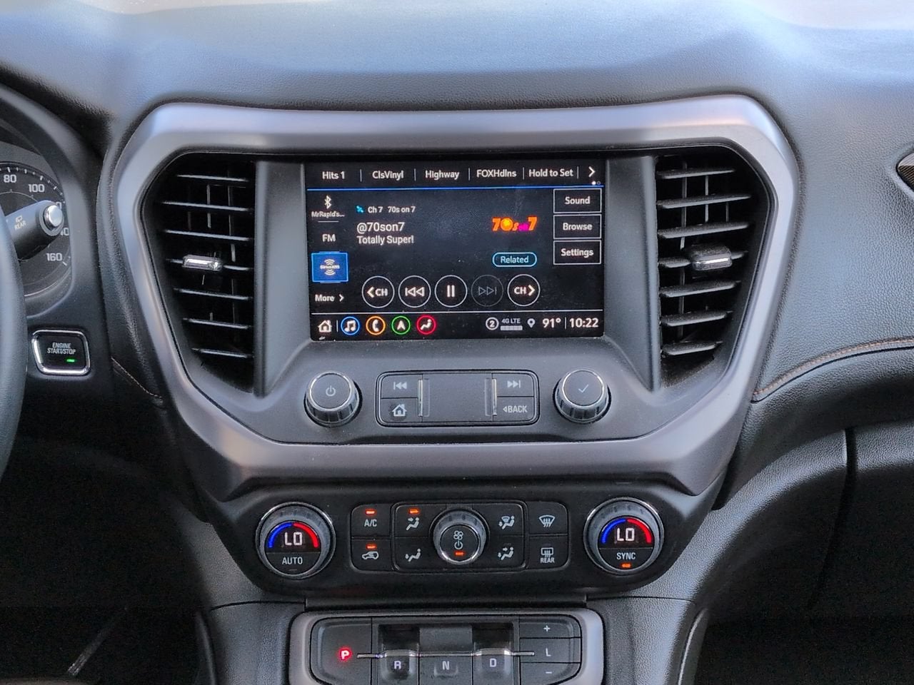 2023 GMC Acadia AT4