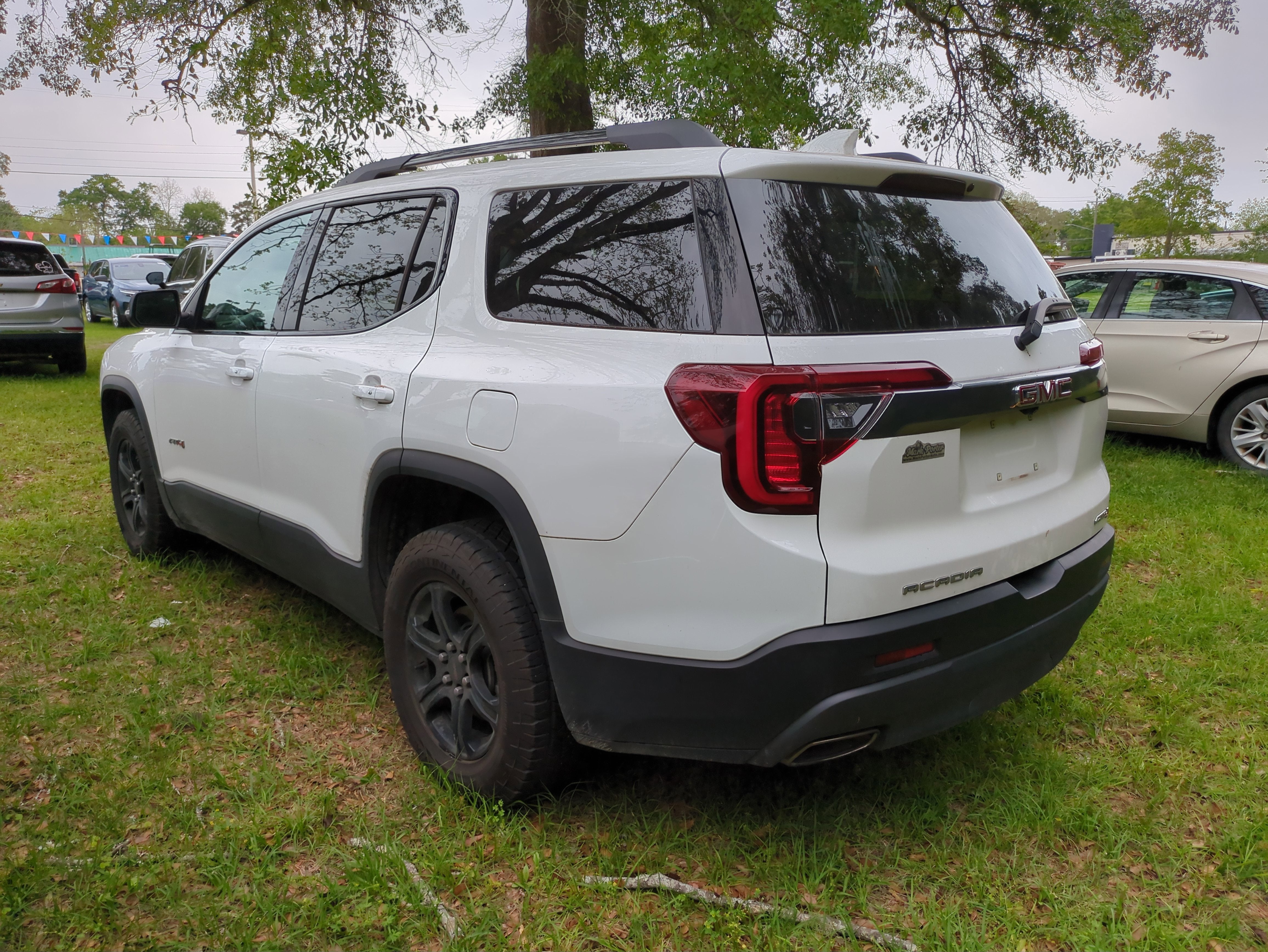 2023 GMC Acadia AT4