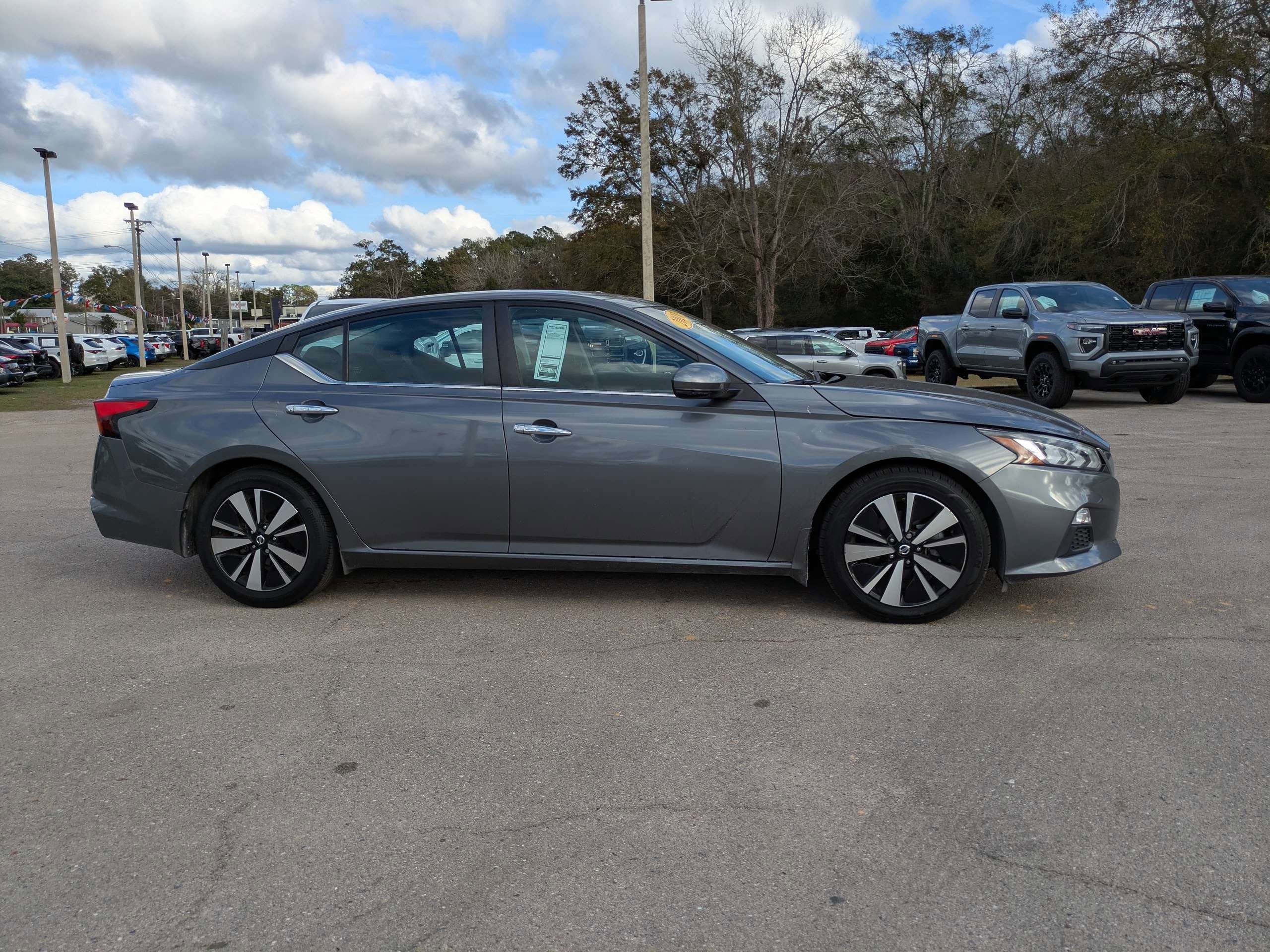 2021 Nissan Altima SV FWD