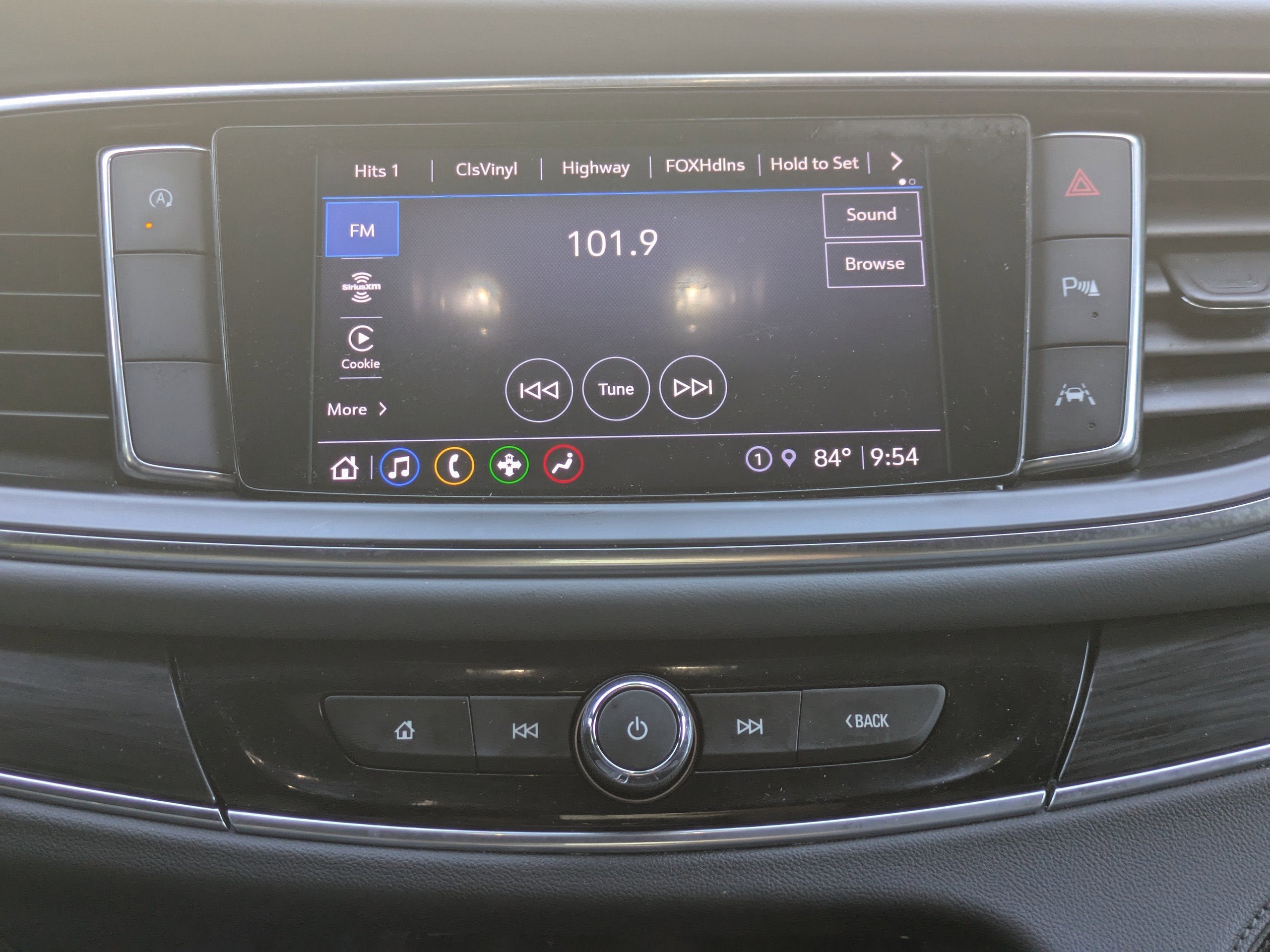 2022 Buick Enclave Essence