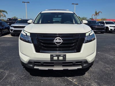 2023 Nissan Pathfinder Platinum