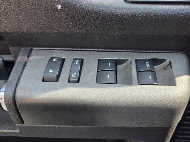 2011 Ford Super Duty F-350 SRW Lariat