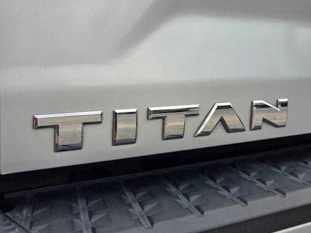 2017 Nissan Titan SL