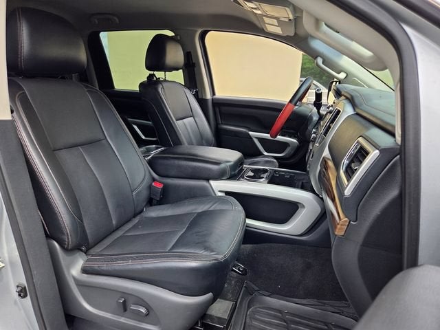 2017 Nissan Titan SL