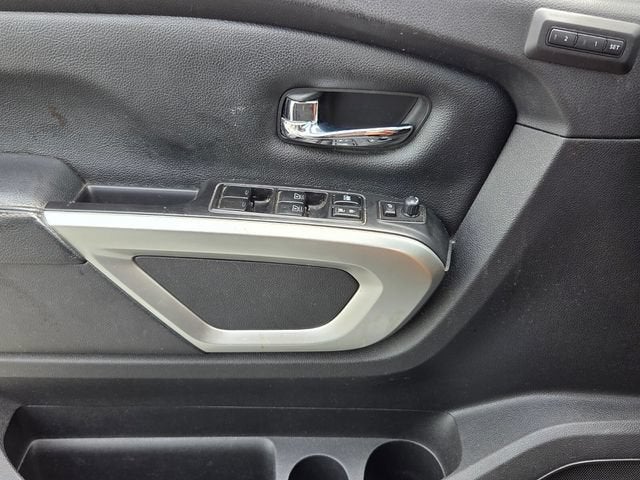 2017 Nissan Titan SL