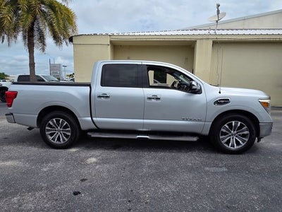 2017 Nissan Titan SL