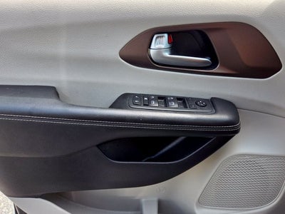 2020 Chrysler Voyager LX