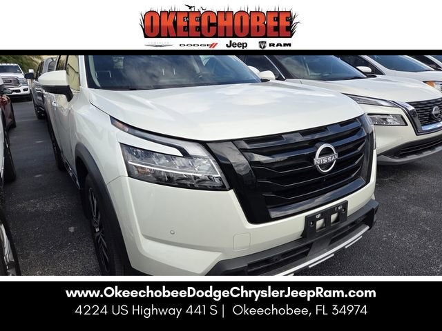 2023 Nissan Pathfinder Platinum