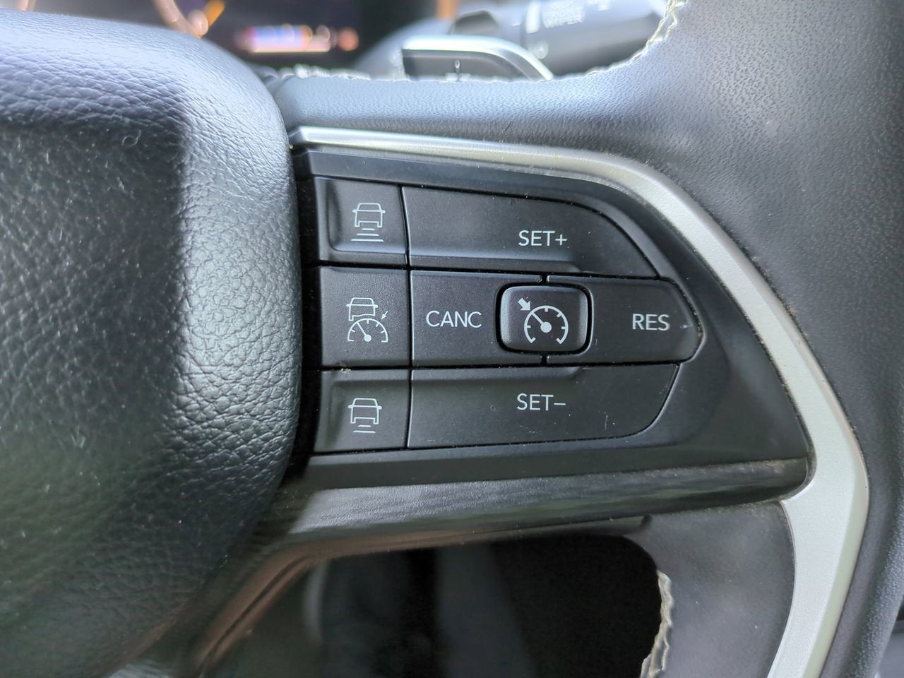 2023 Jeep Grand Cherokee L Altitude 4x2