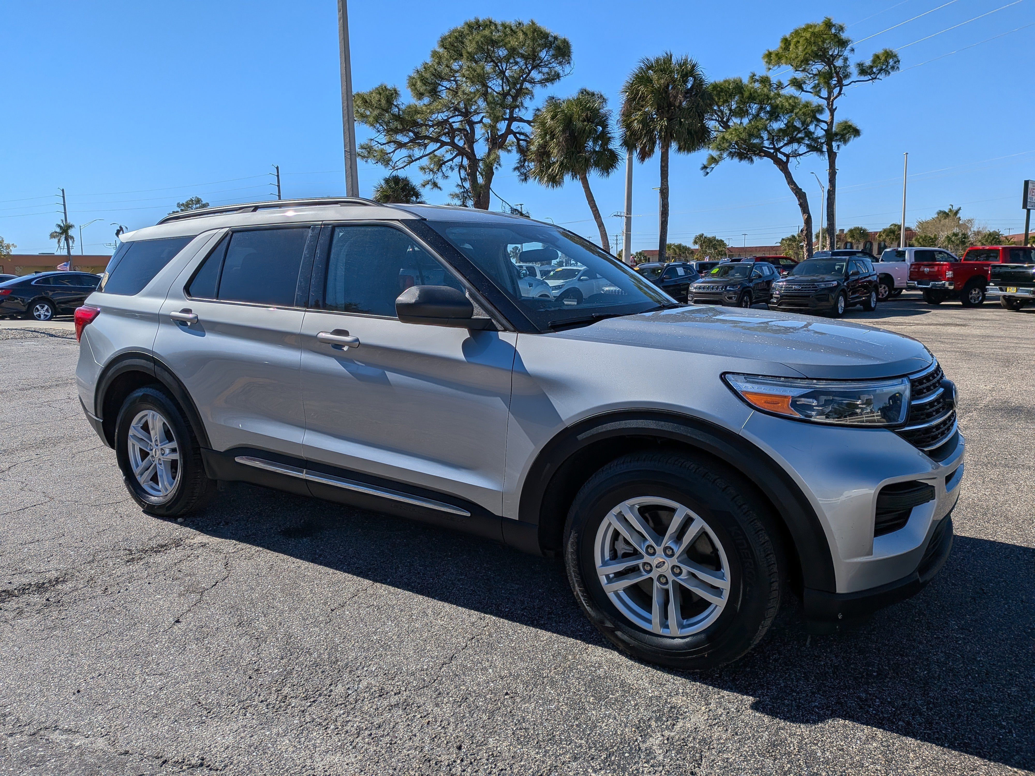 2023 Ford Explorer XLT