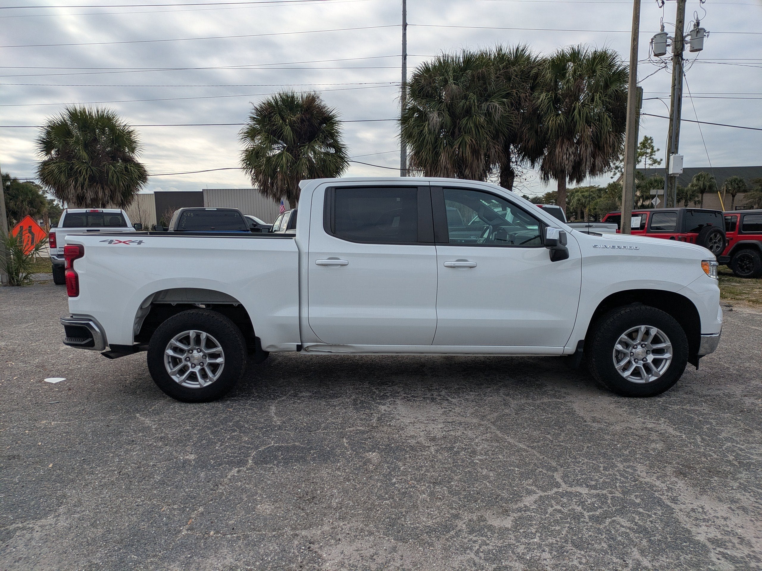 2022 Chevrolet Silverado 1500 LT (2FL)