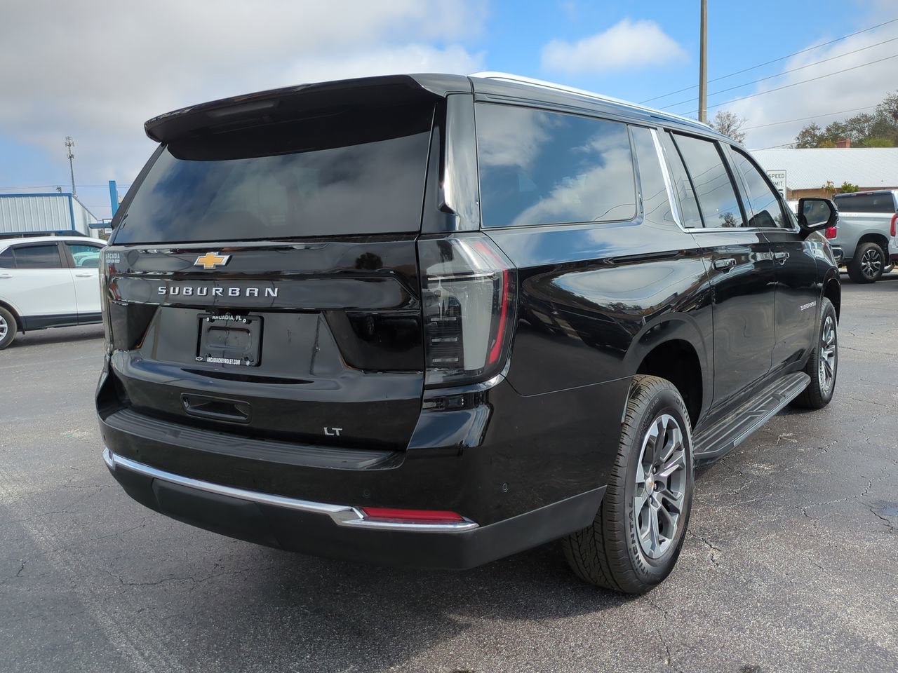 2025 Chevrolet Suburban LT