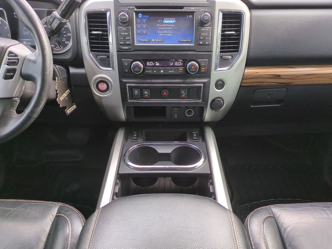 2017 Nissan TITAN SL