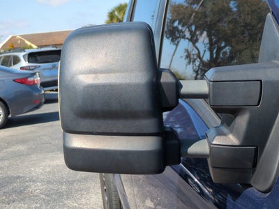 2023 Nissan TITAN Crew Cab SV 4x2