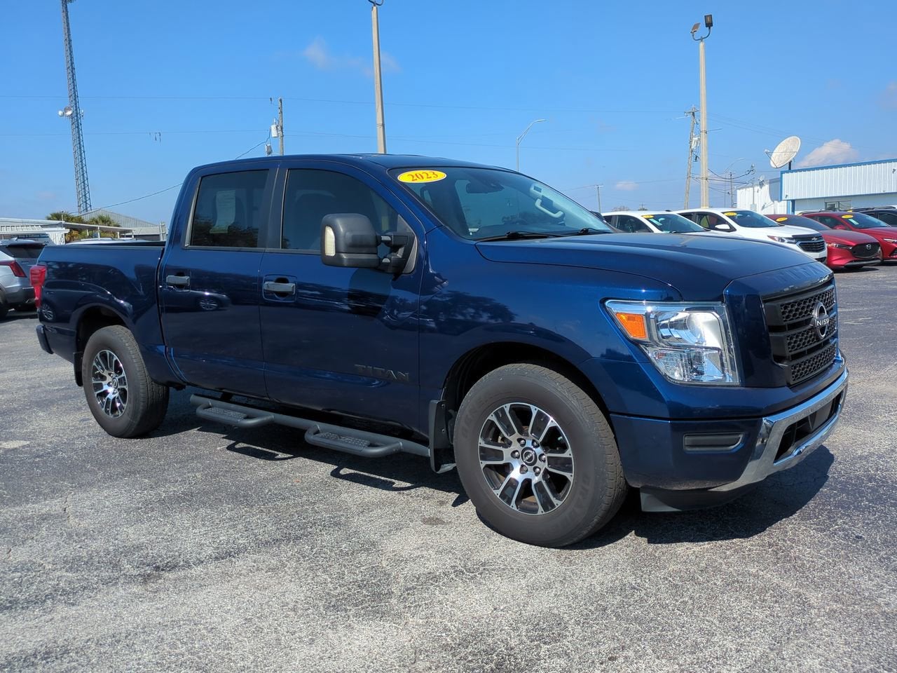 2023 Nissan TITAN Crew Cab SV 4x2