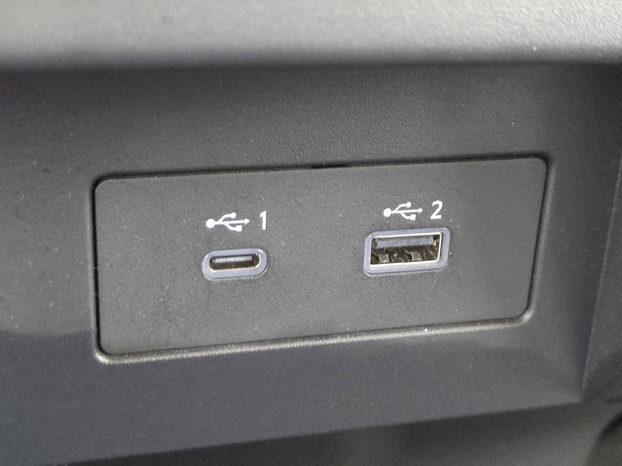 2023 Nissan TITAN Crew Cab SV 4x2