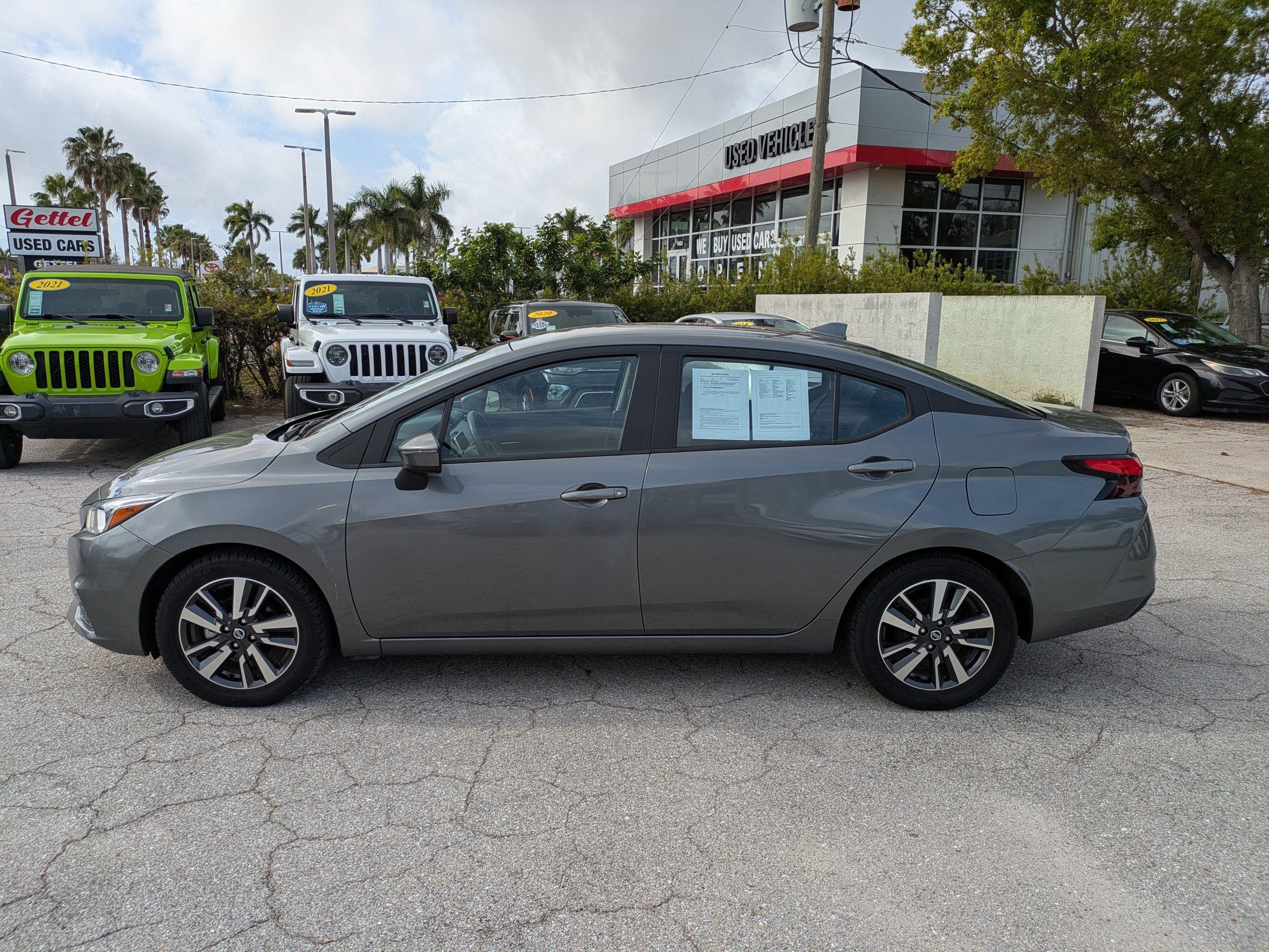 2021 Nissan Versa SV Xtronic CVT