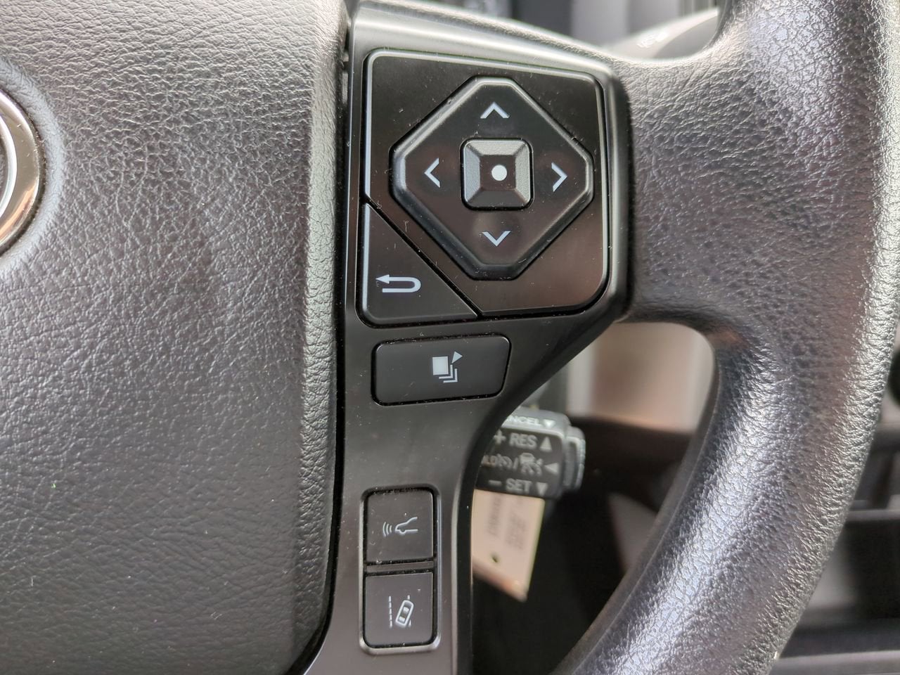 2022 Toyota Tacoma SR V6