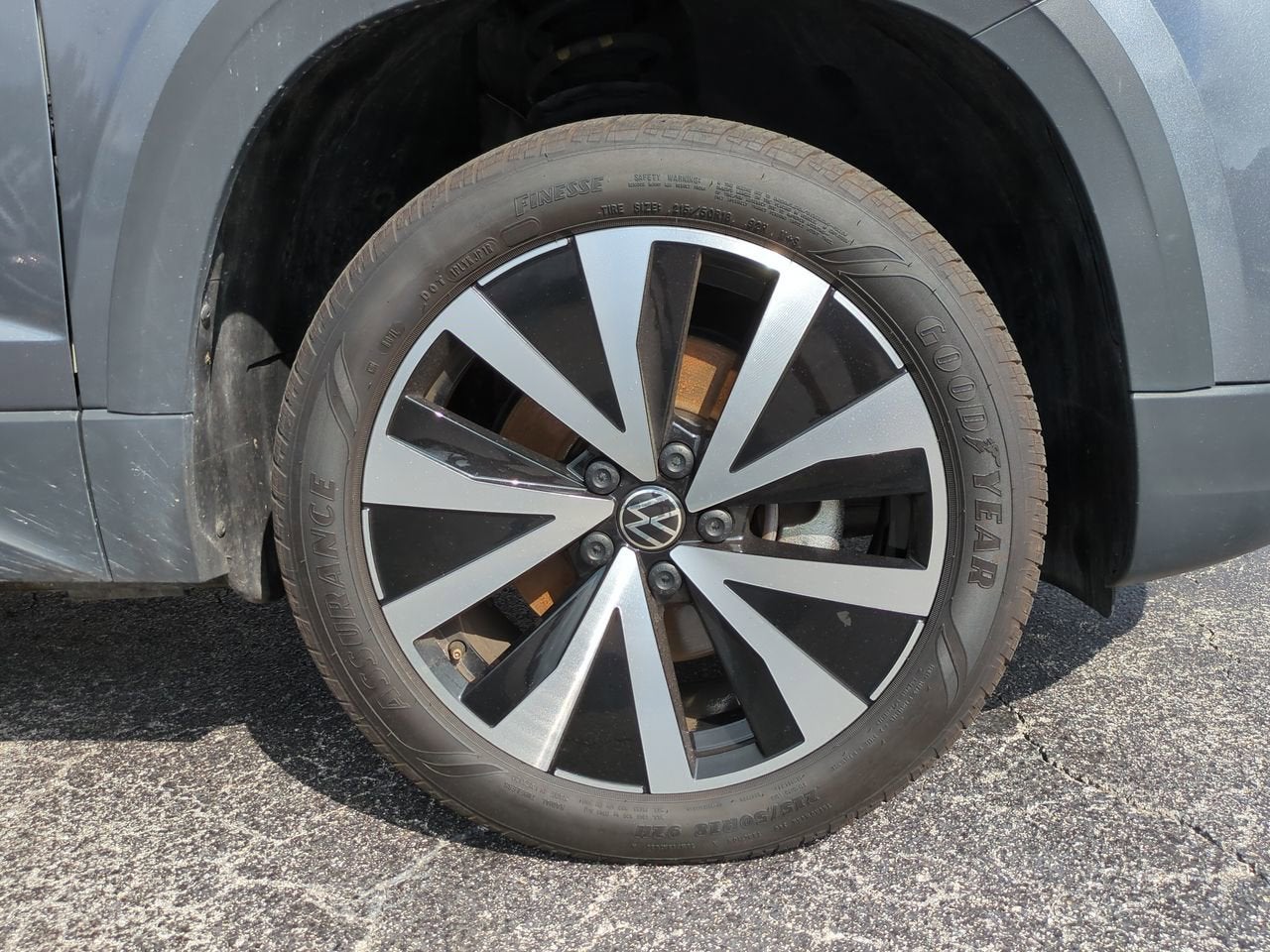 2024 Volkswagen Taos SE