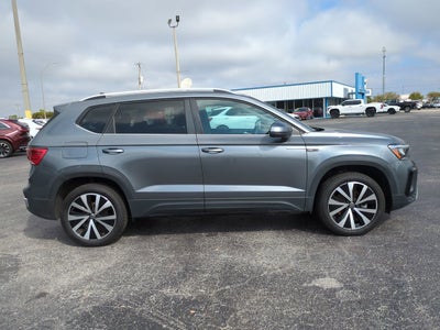 2024 Volkswagen Taos SE