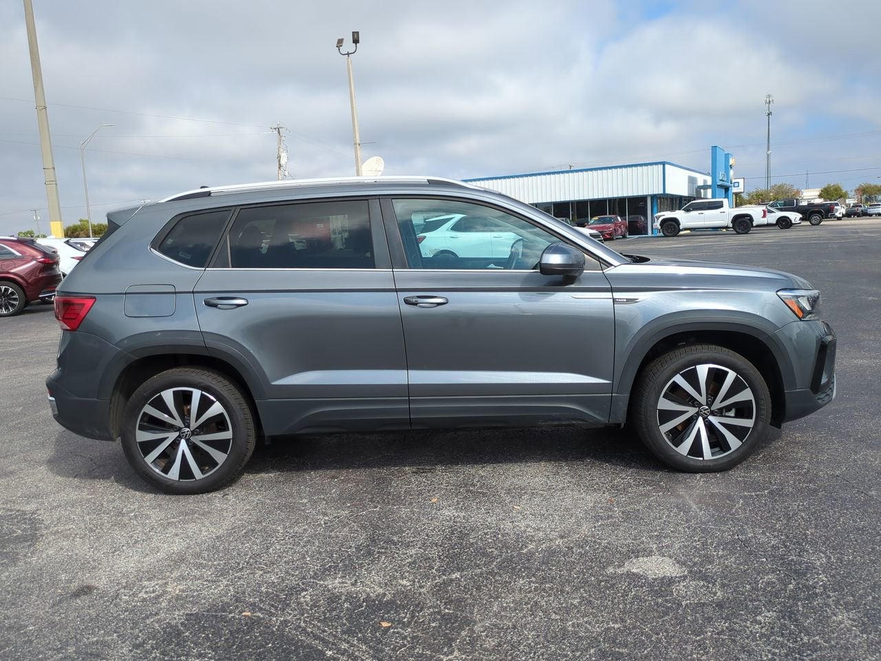2024 Volkswagen Taos SE