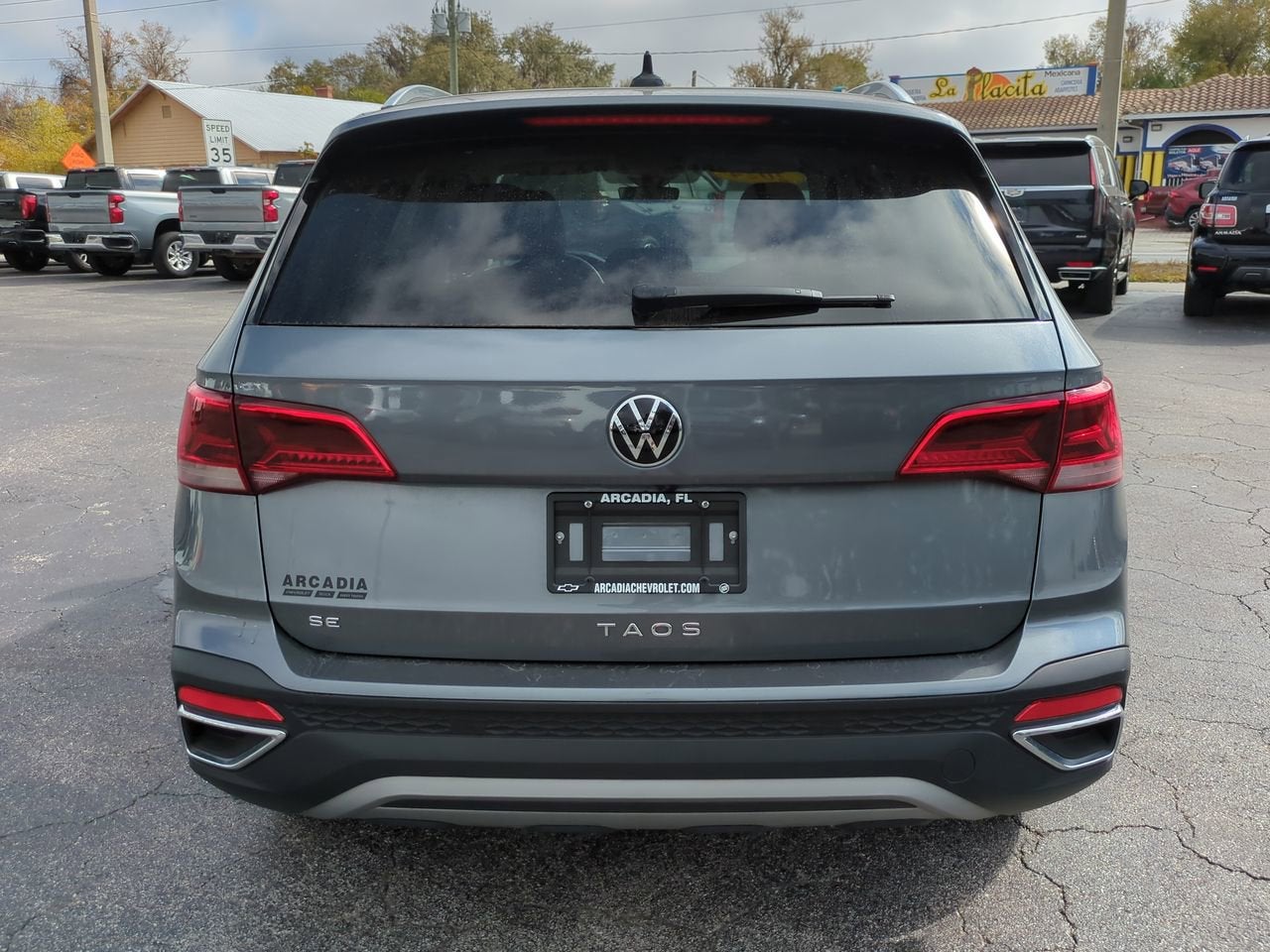 2024 Volkswagen Taos SE