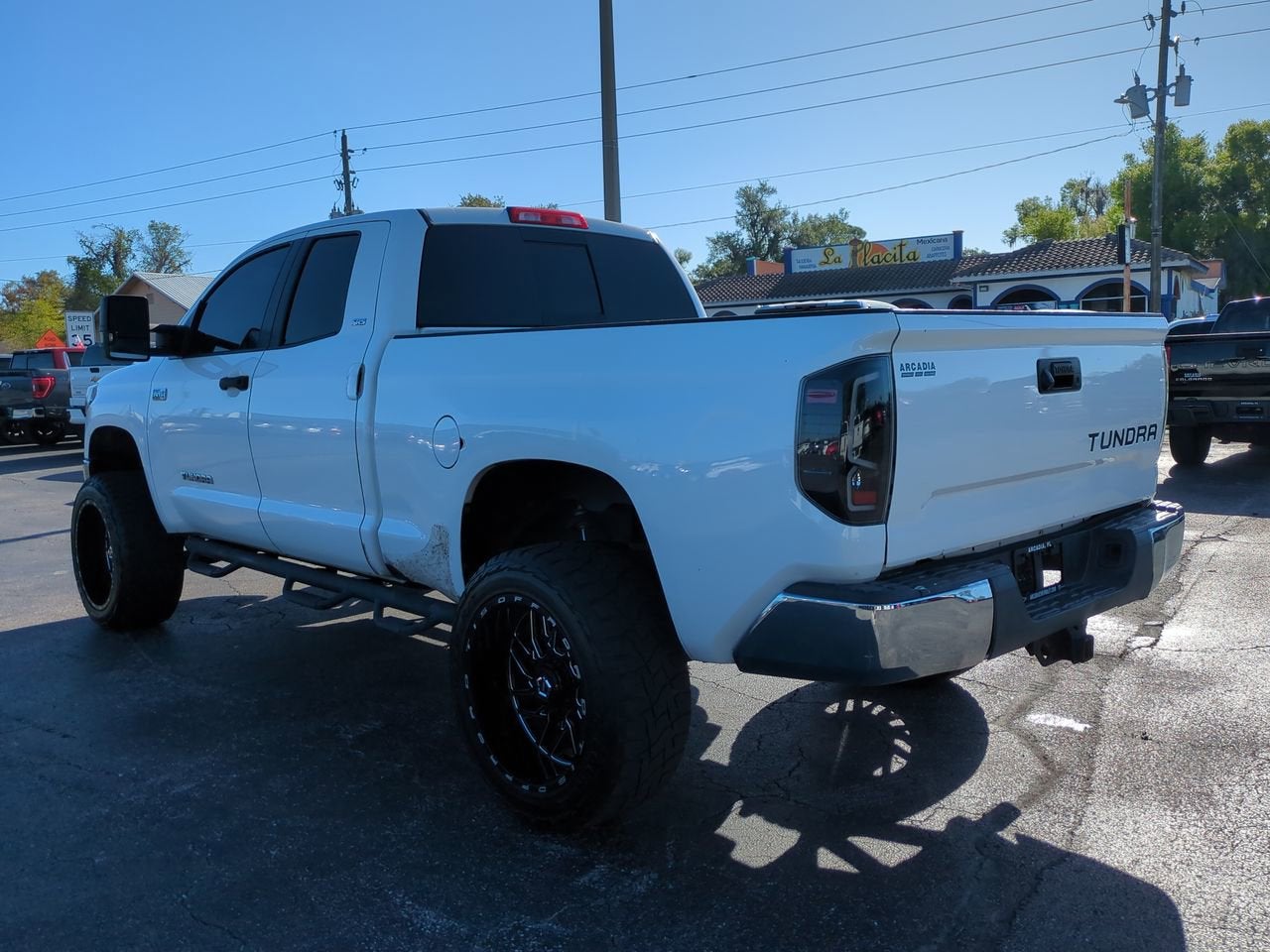 2016 Toyota Tundra SR5 5.7L V8
